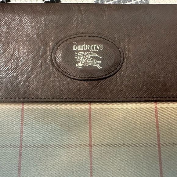 Burberrys brown leather and plaid clutch - Picture 2 of 14